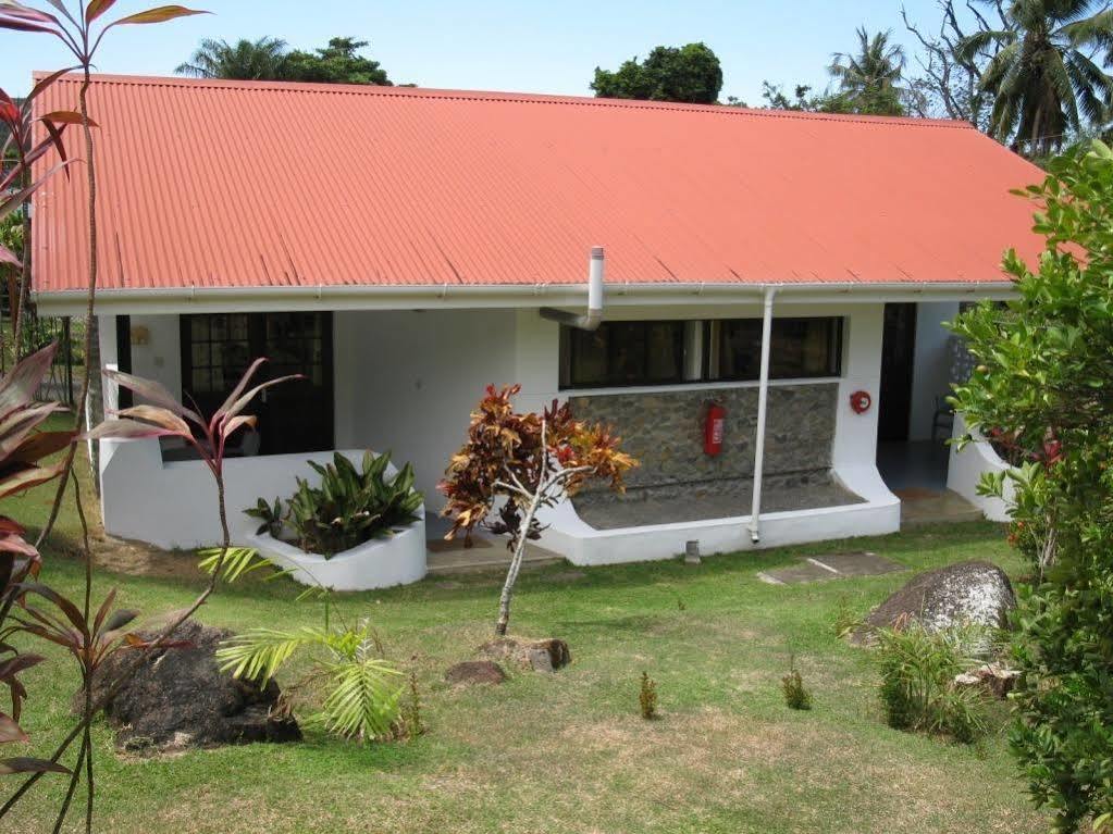 Daniella'S Bungalows Bel Ombre Exterior photo
